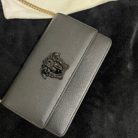 Authentic Versace cross body bag - Picture 3 of 6